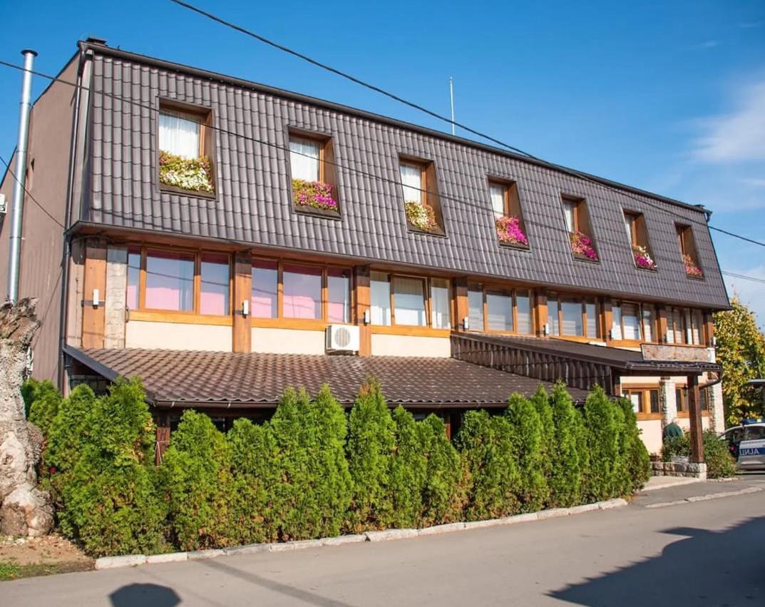 Hotel "Vir" Velika Plana Luaran gambar