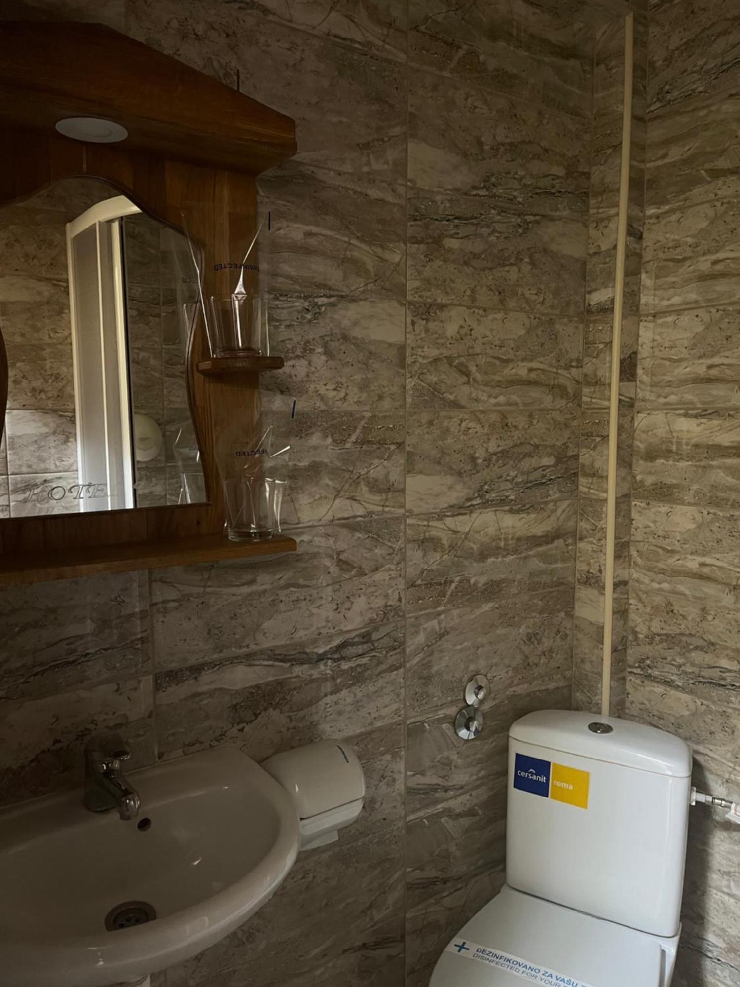 Hotel "Vir" Velika Plana Luaran gambar